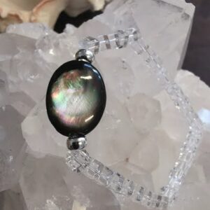 Bracelet création nacre et cristal de roche