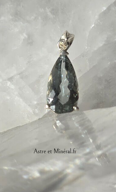 Indicolite tourmaline pendentif - Astre et Minéral